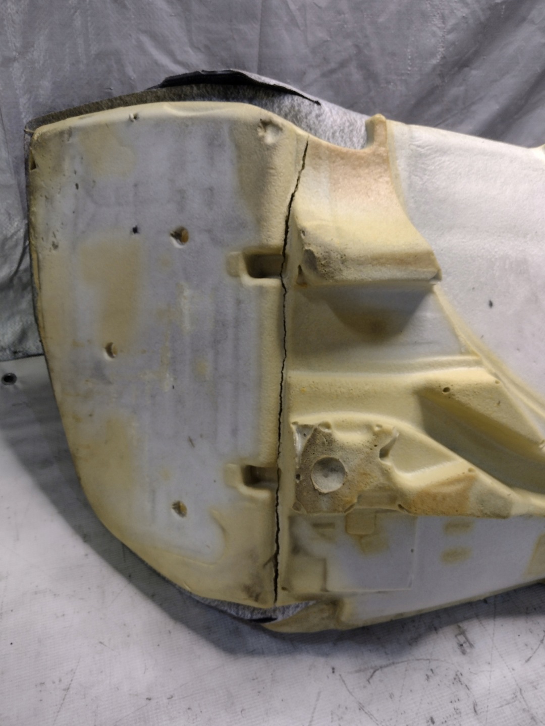 mats right front Mercedes W212 sedan A2126803540