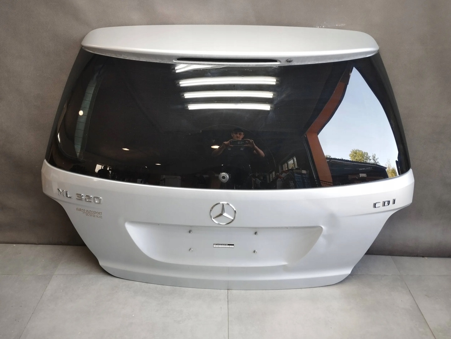 Mercedes ML W164 boot door window 775