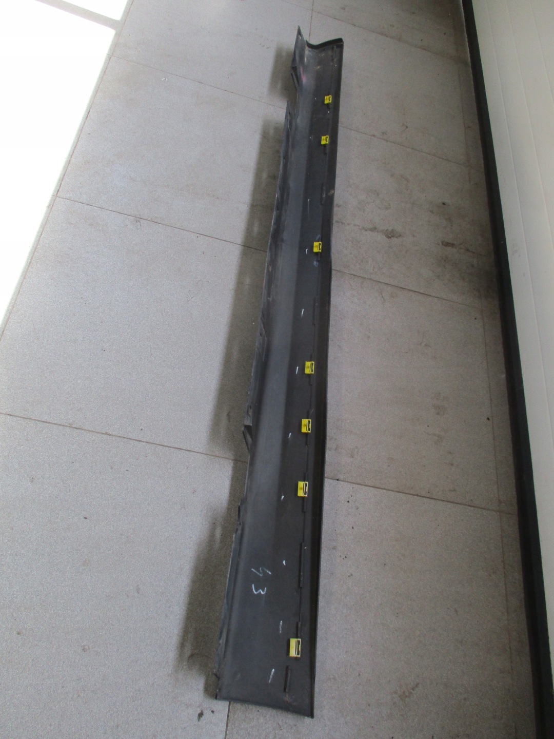 moulding threshold right BMW E90, E91 04-08r 51777062298