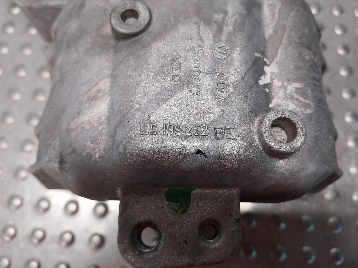 supporto Supporti motore usato 1J0199262BE VW GOLF IV LEON e TT 8N A3 8L 1.8T