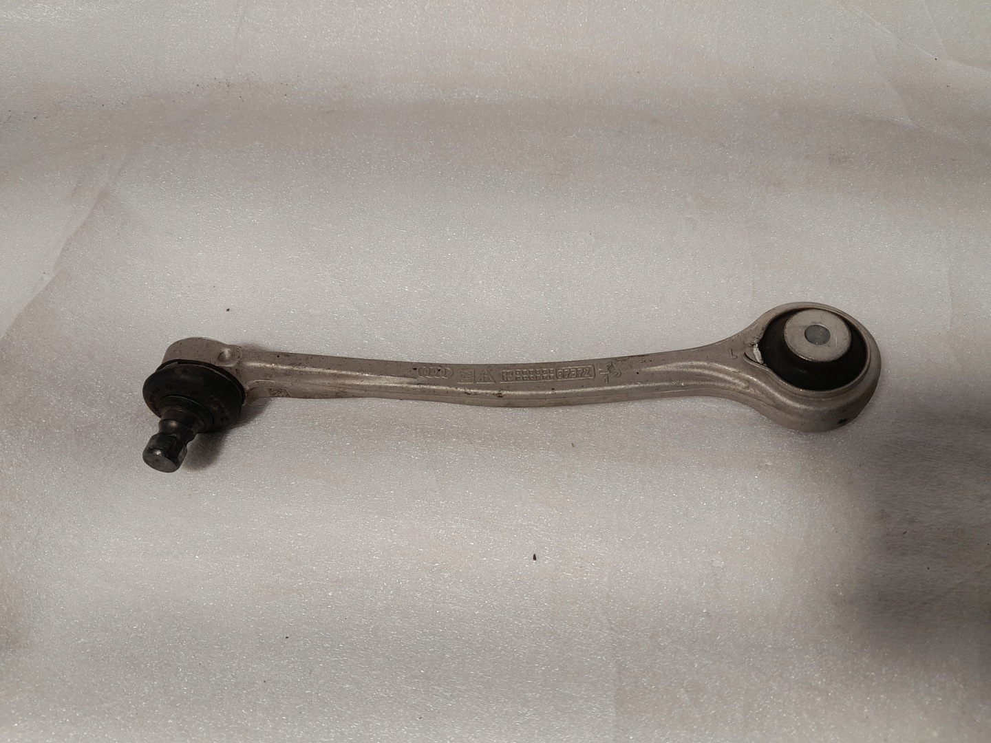 AUDI A4 B9 arm left front 8W0407505C