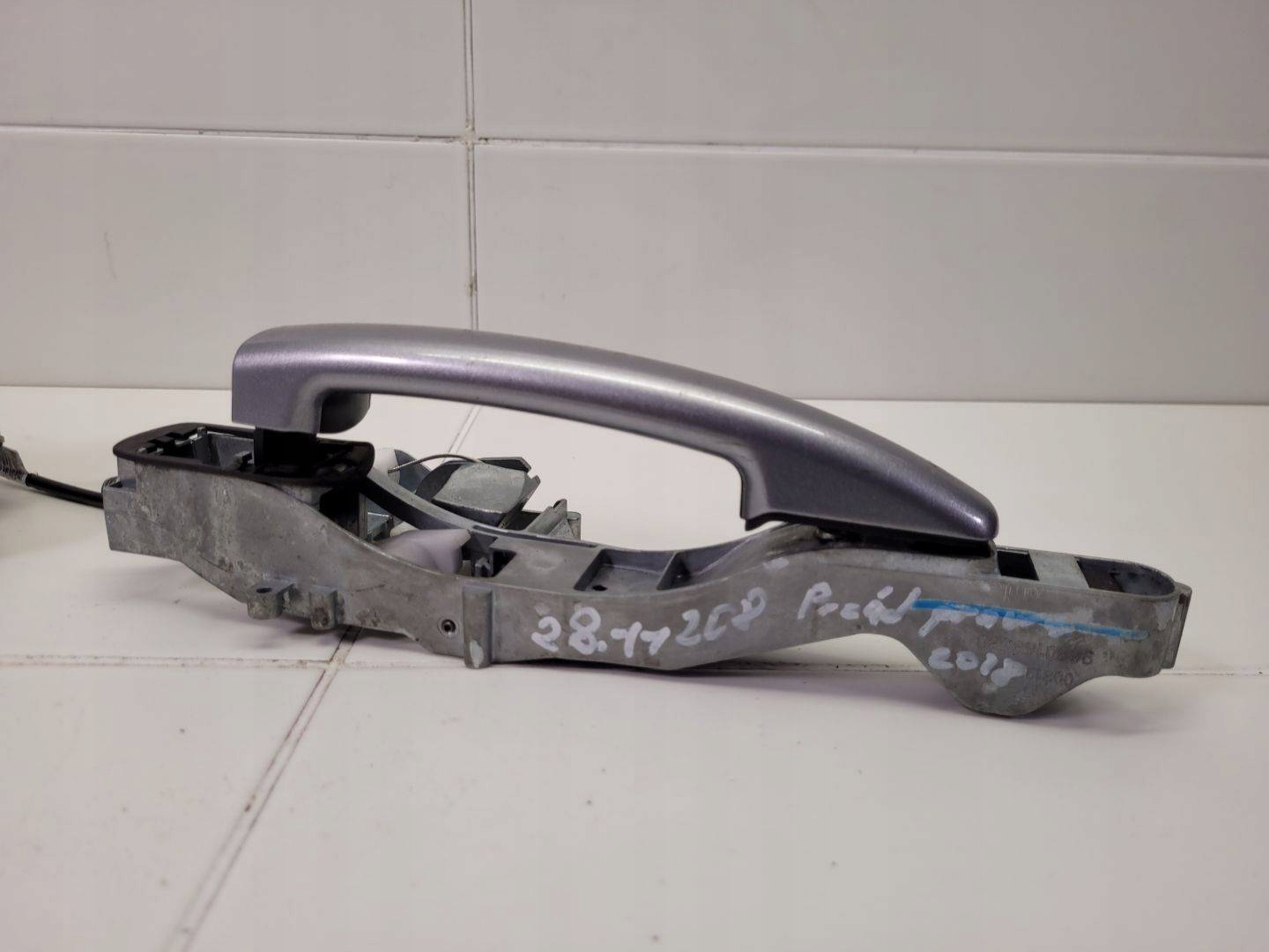 lock door front right side Peugeot 208 2015 9812500780