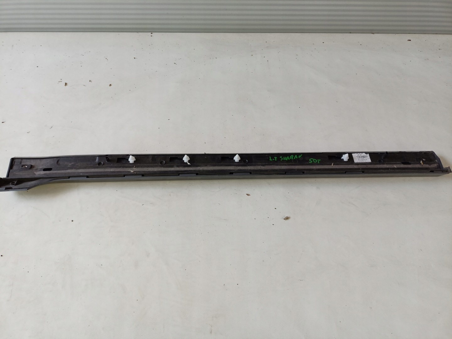 Volkswagen Sharan 7n moulding door left rear part