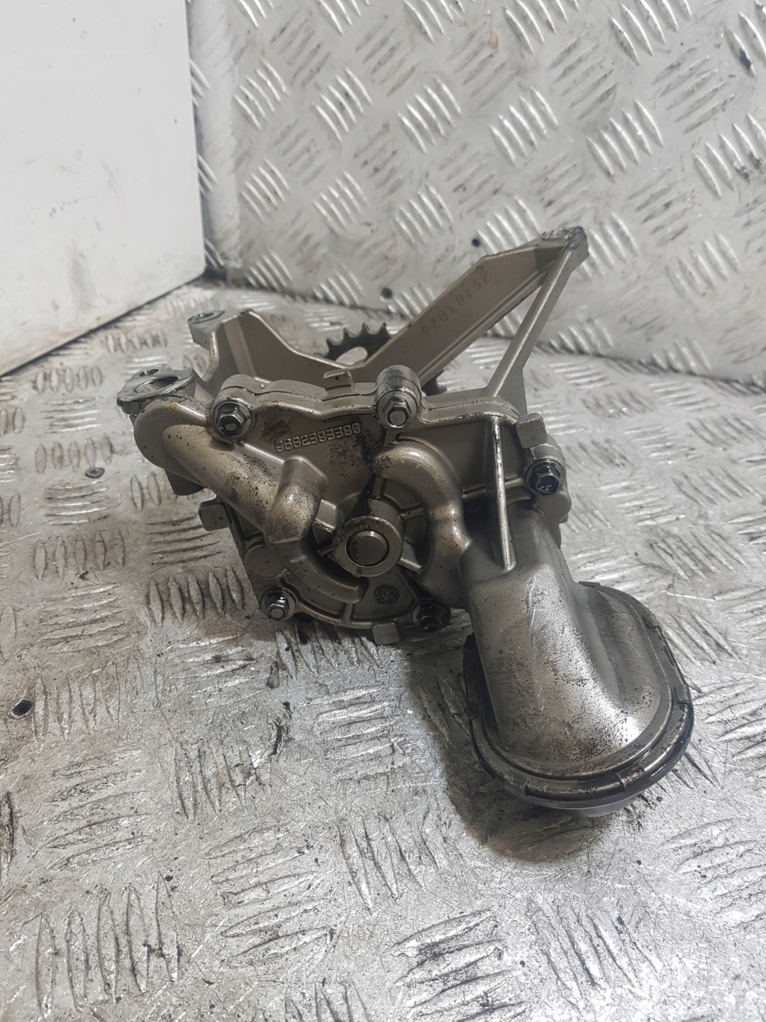 oil pump FORD MONDEO MK 4 9682393380