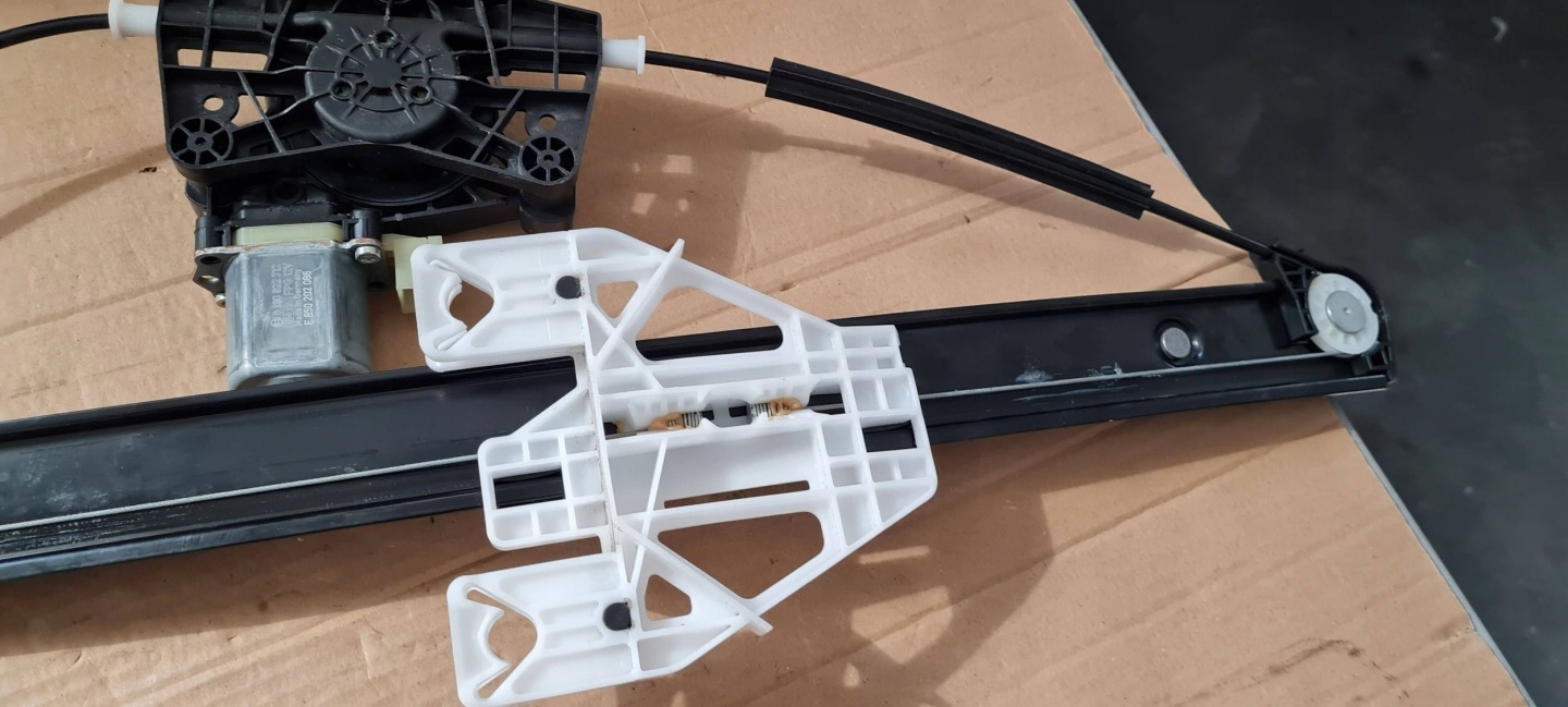 Q3 83A mechanism window regulator right rear part 83A839462