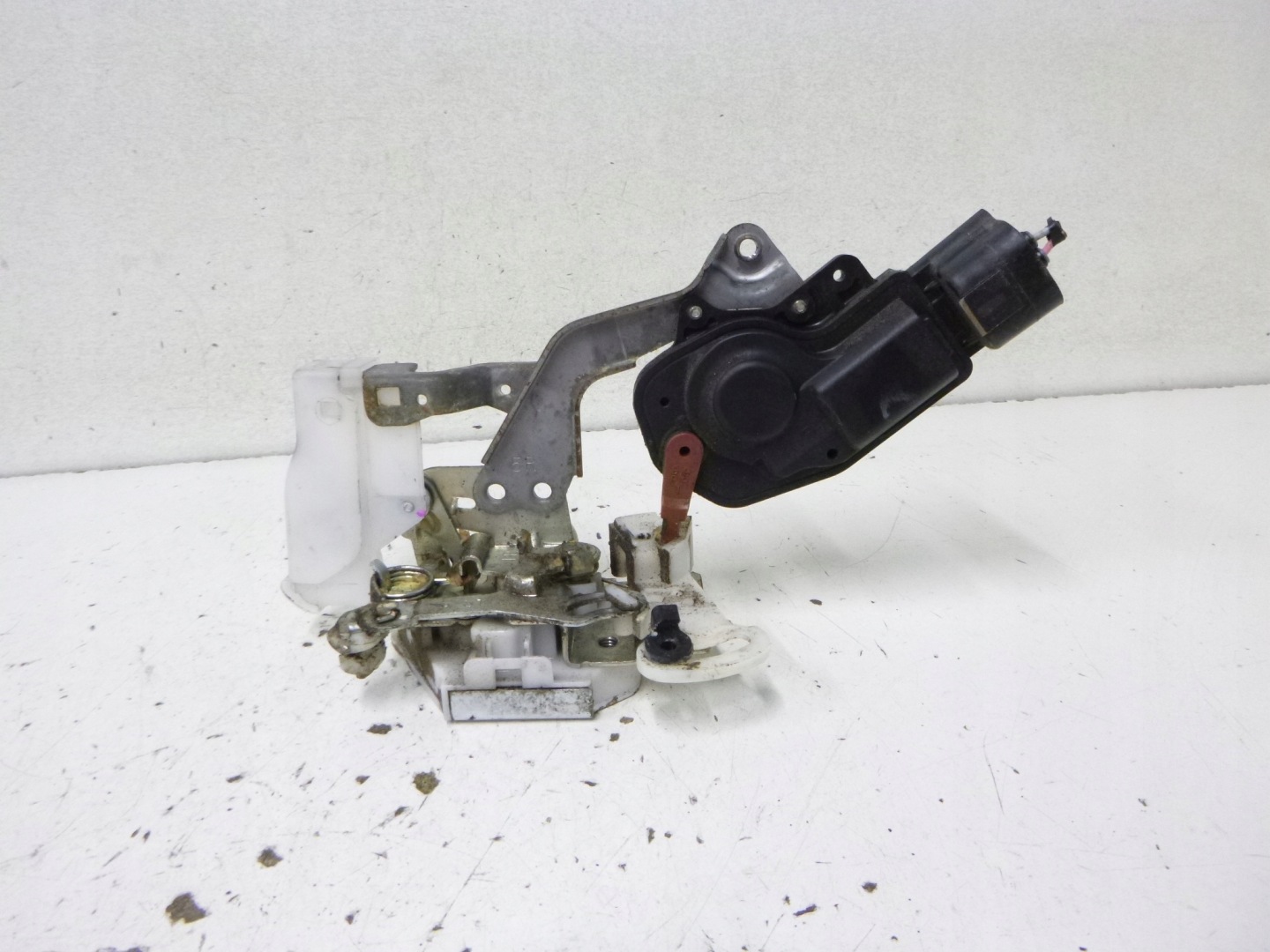 lock door front right Toyota Aygo Lift 2010r.