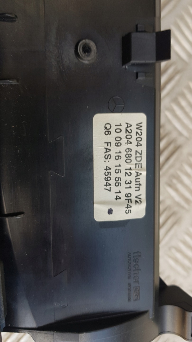 MERCEDES W204 Bildschirm Handschuhfach A2046801231