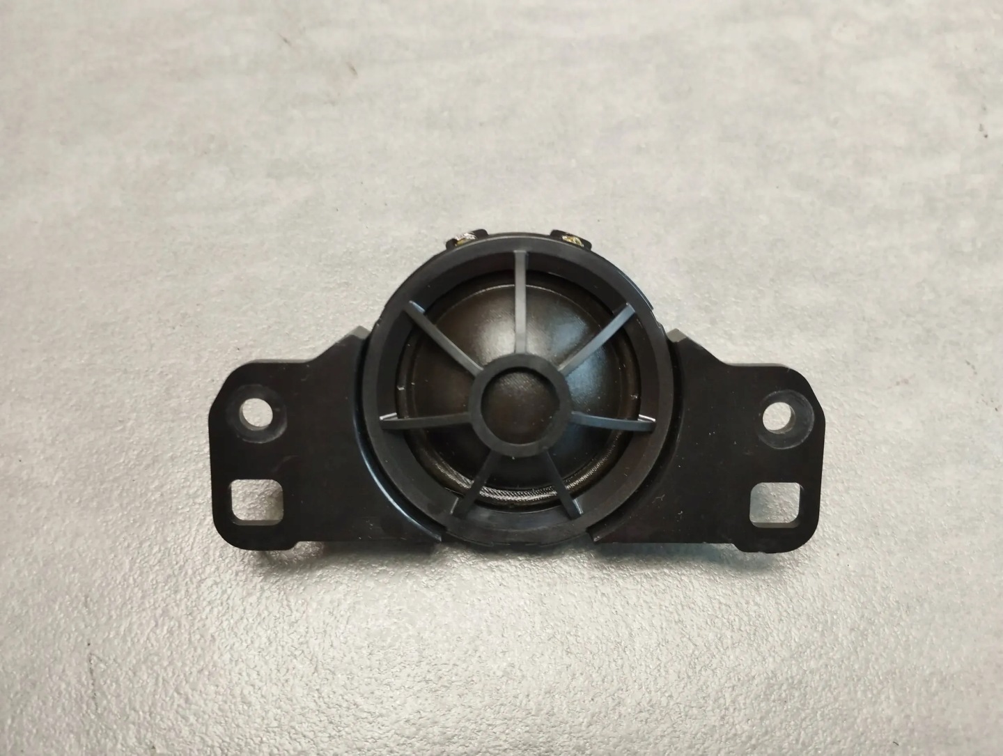 Audi A6 C7 4G speaker WYSOKOTONOWY 4H0035399