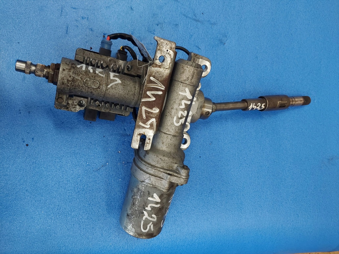OPEL CORSA pump 13136675 001407140