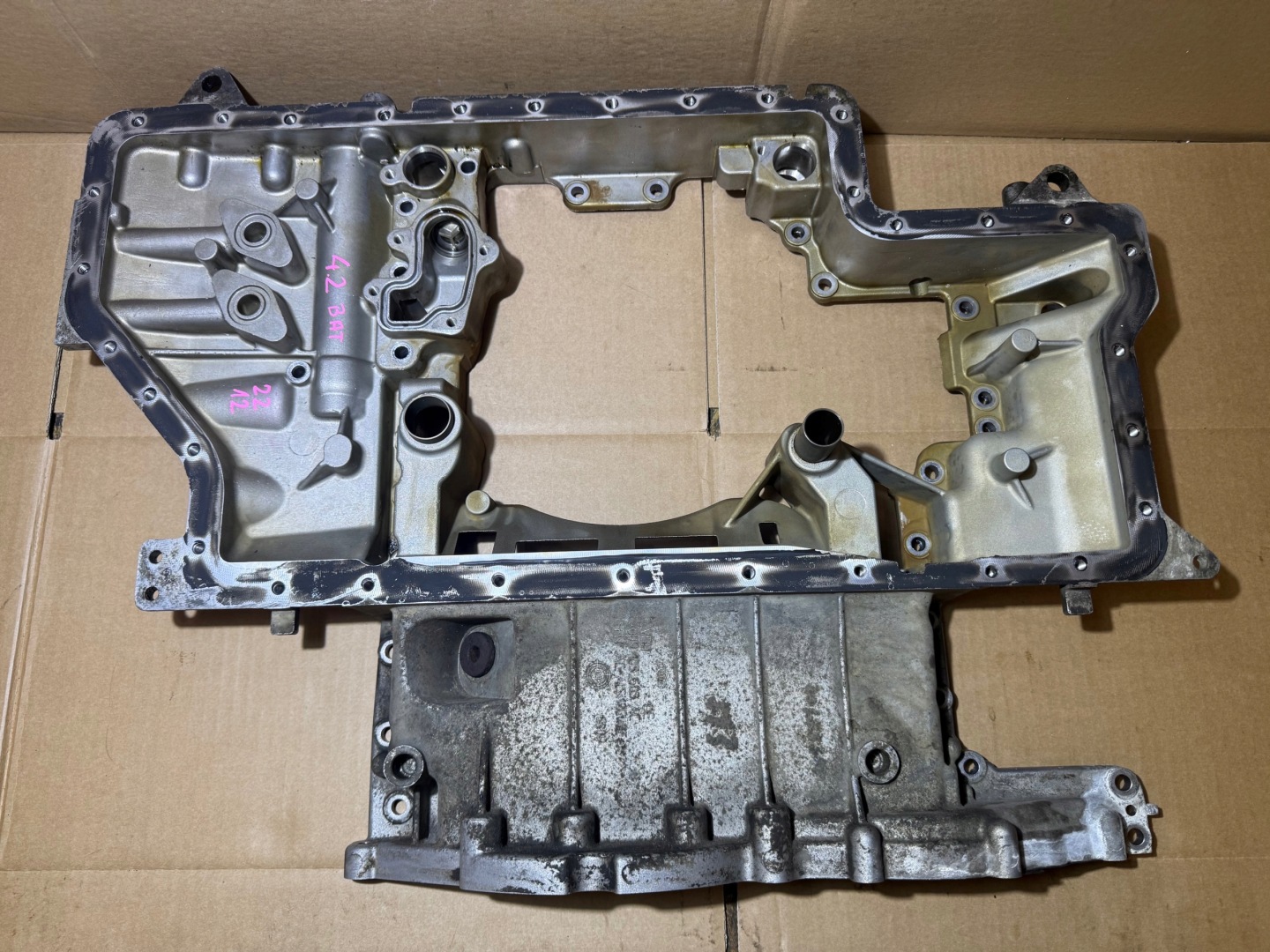 AUDI 4.2 FSI V8 BAT upper oil sump 079103603AC