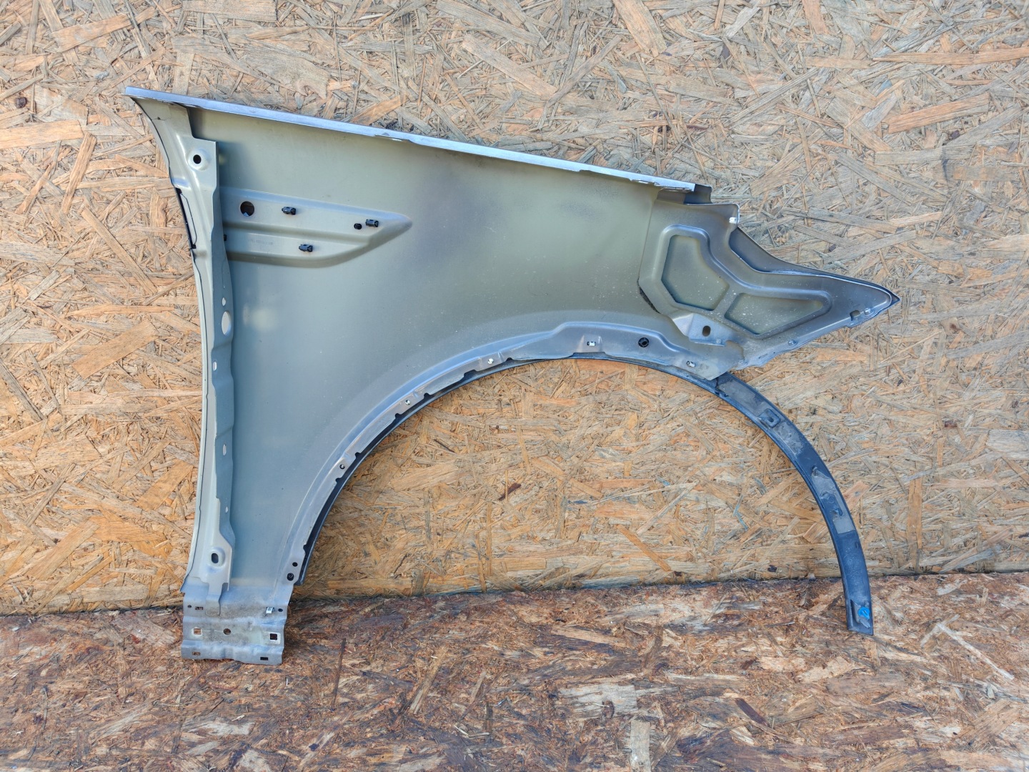 fender left front LAND ROVER DISCOVERY V L462
