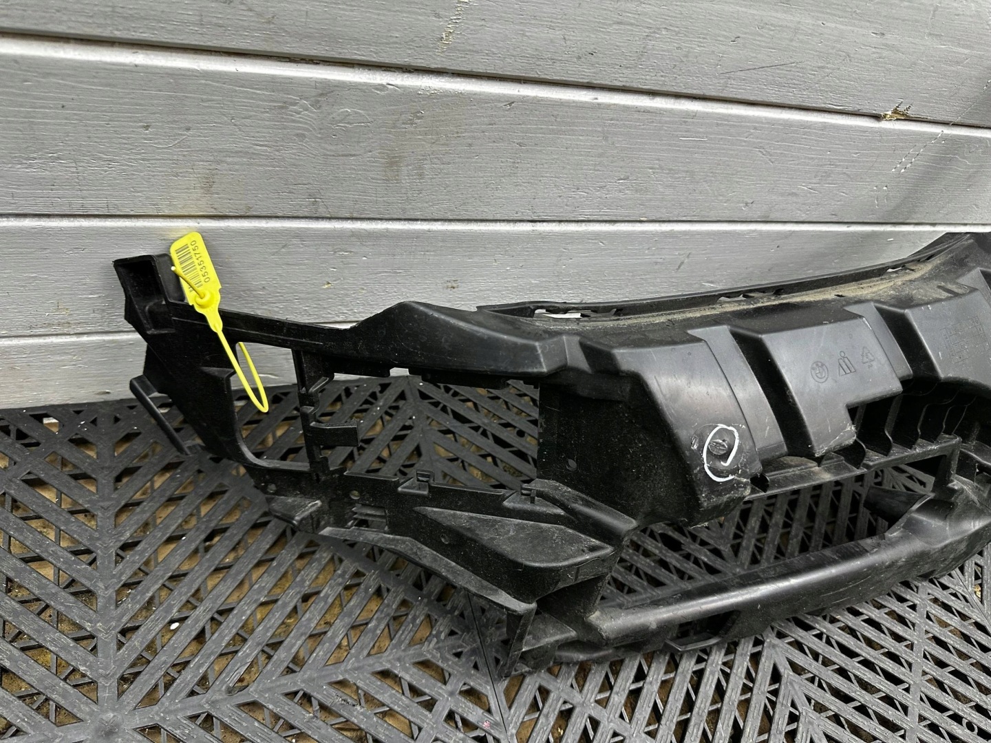 bumper bracket of the front BMW X3 G01 7418752