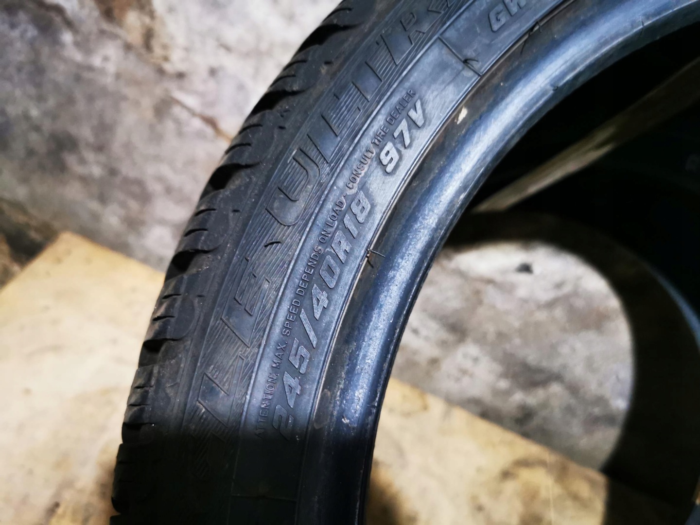 tyres winter GOODYEAR EAGLE ULTRA GRIP 245/40 R18 97V RUN FLAT EXTRA LOAD