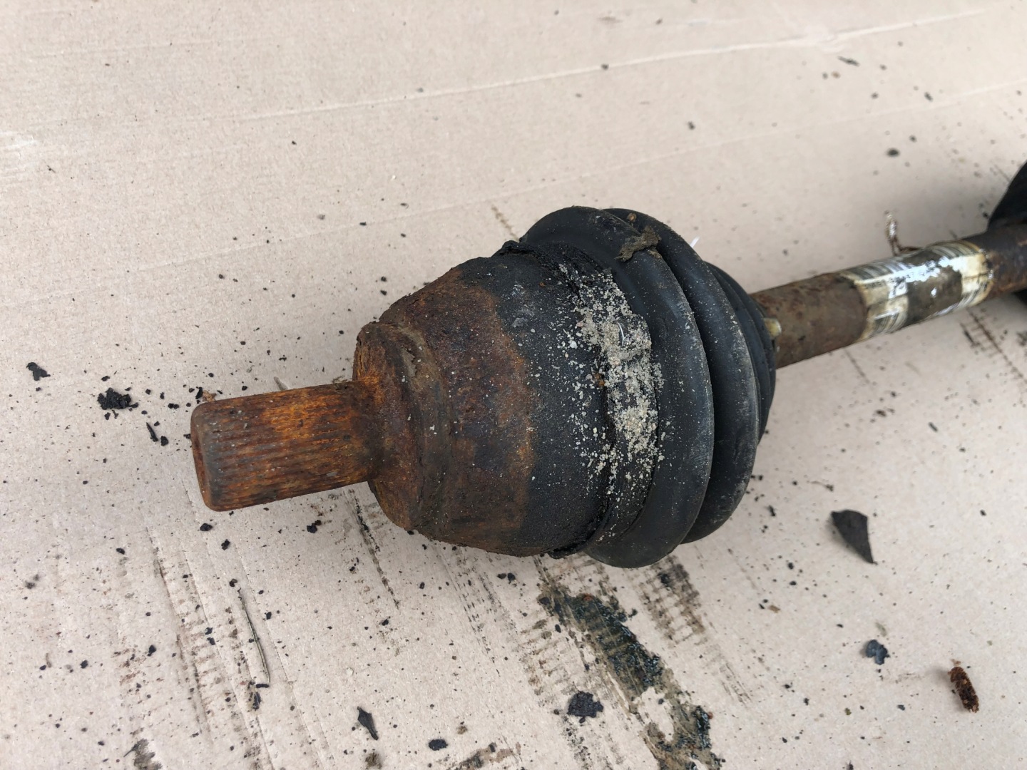 semi-axis left FORD FOCUS MK2 3M51-3B437-DAF