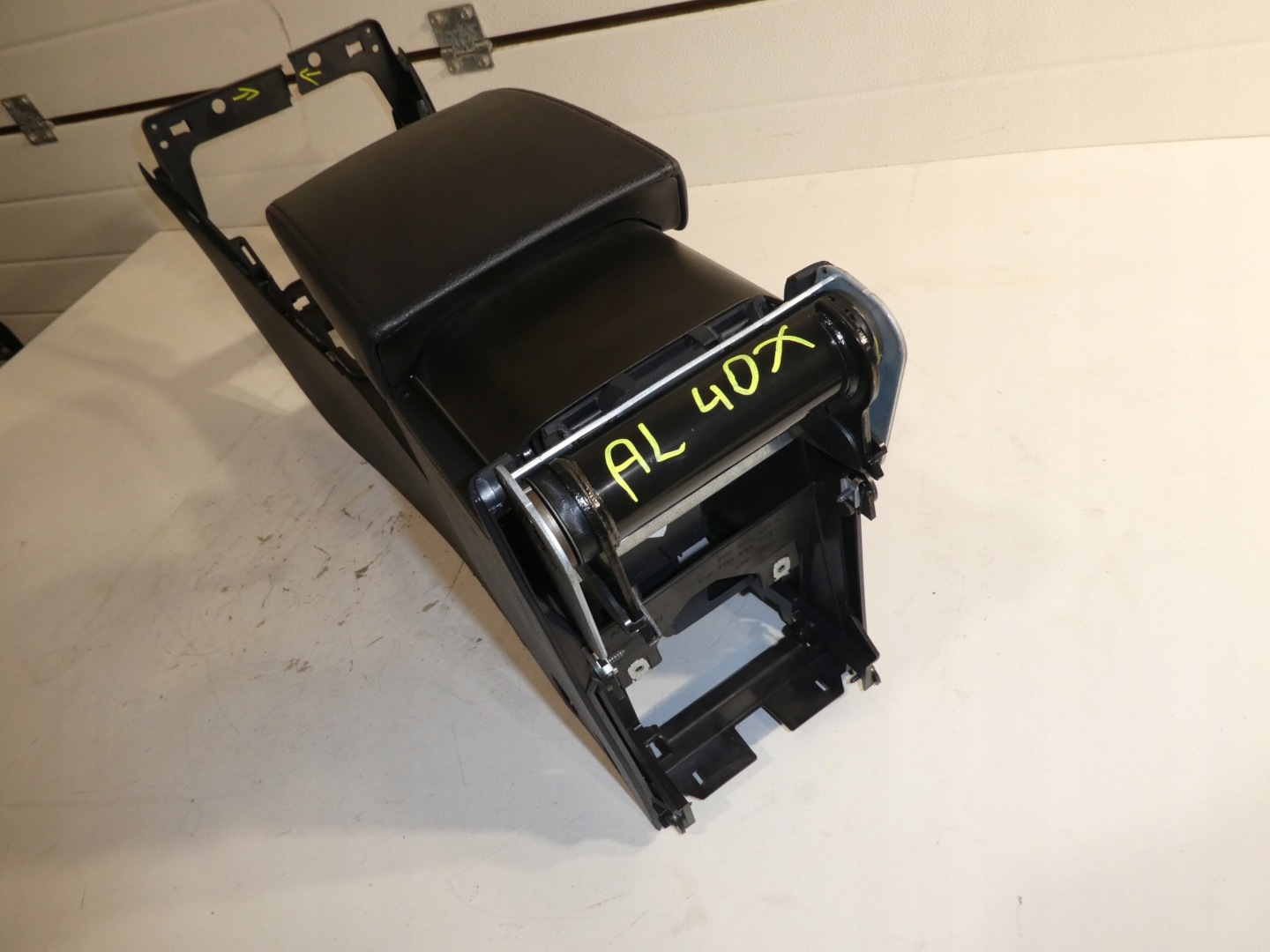 TUNEL armrest VW SHARAN ALHAMBRA 7N0864251