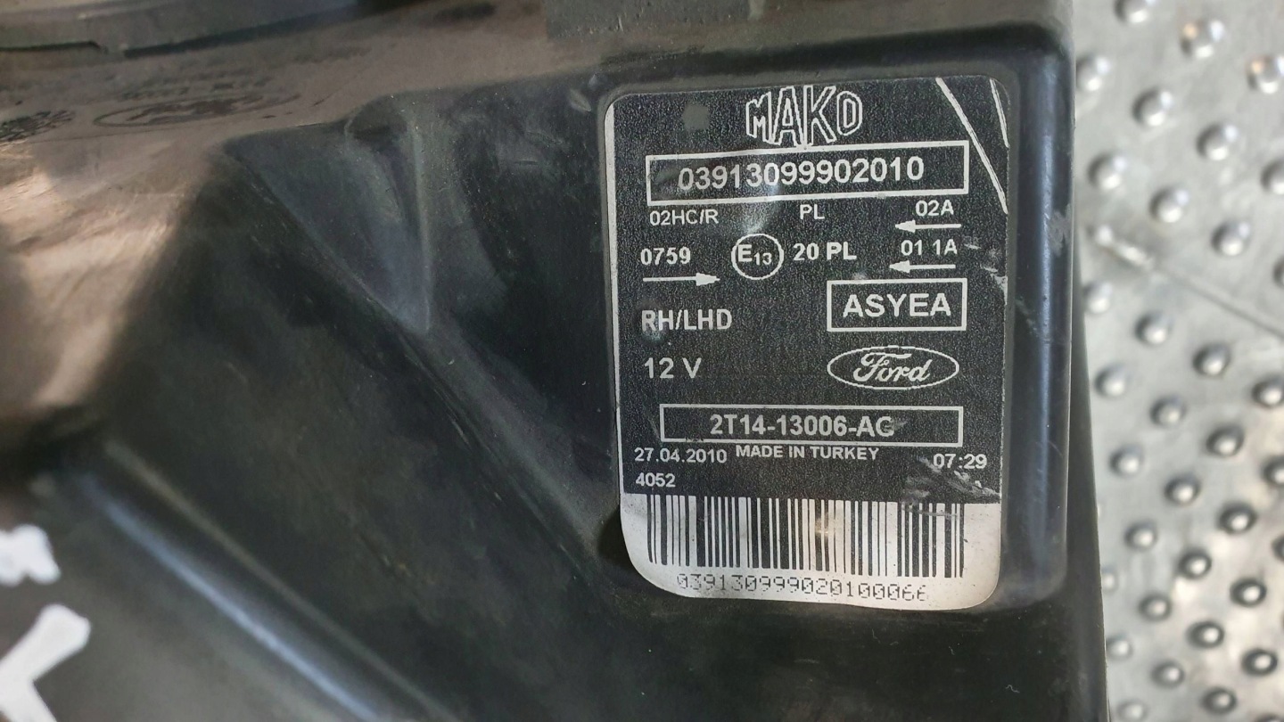 light front right FORD CONNECT 02