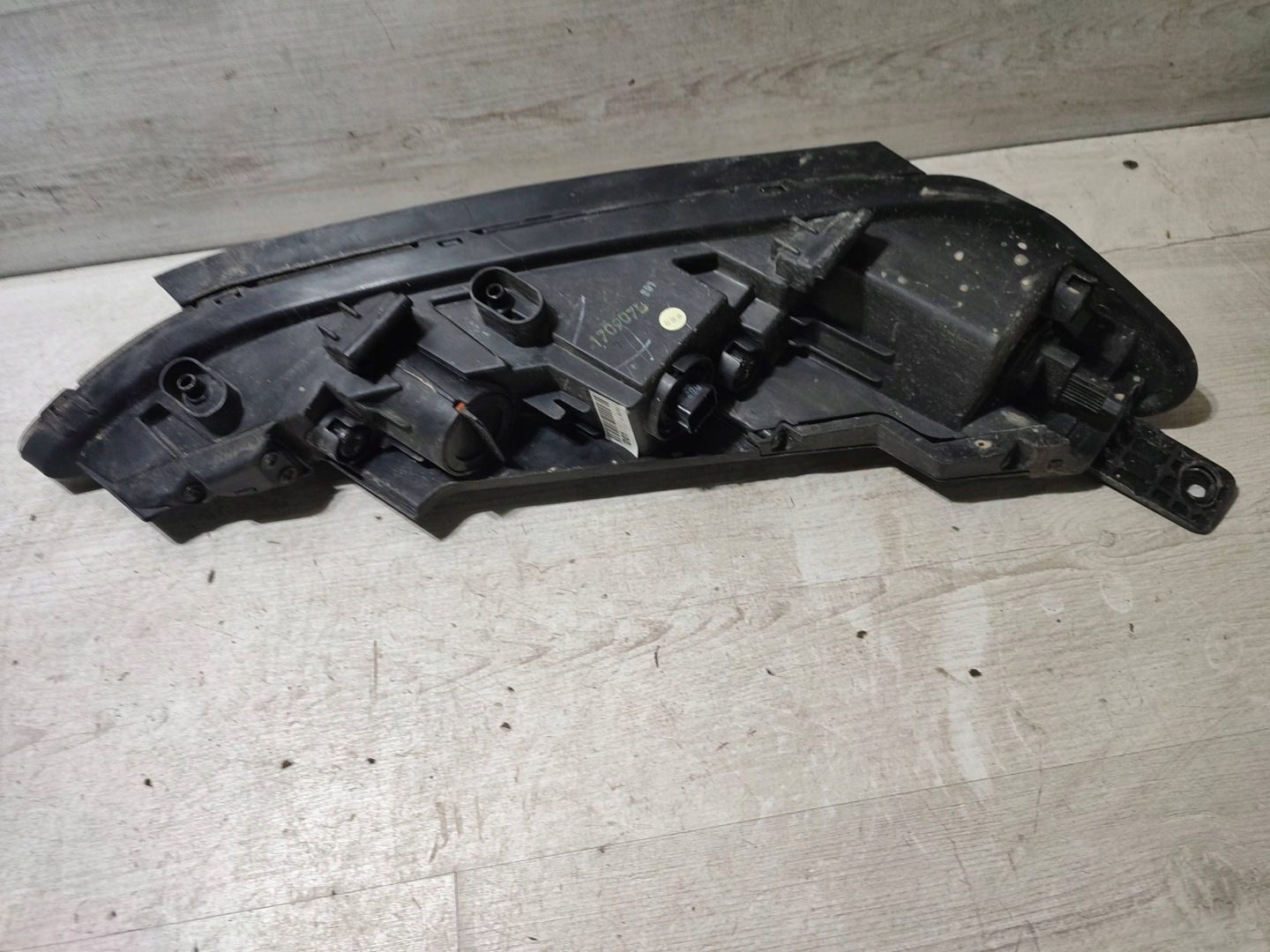 Reflektor front side left Hyundai Kona and 92207J9000