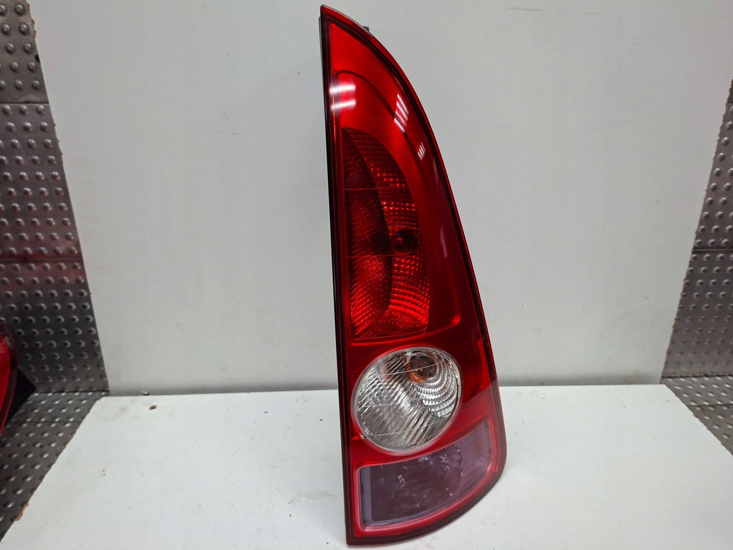 light rear right 8200027152 RENAULT ESPACE IV 2003