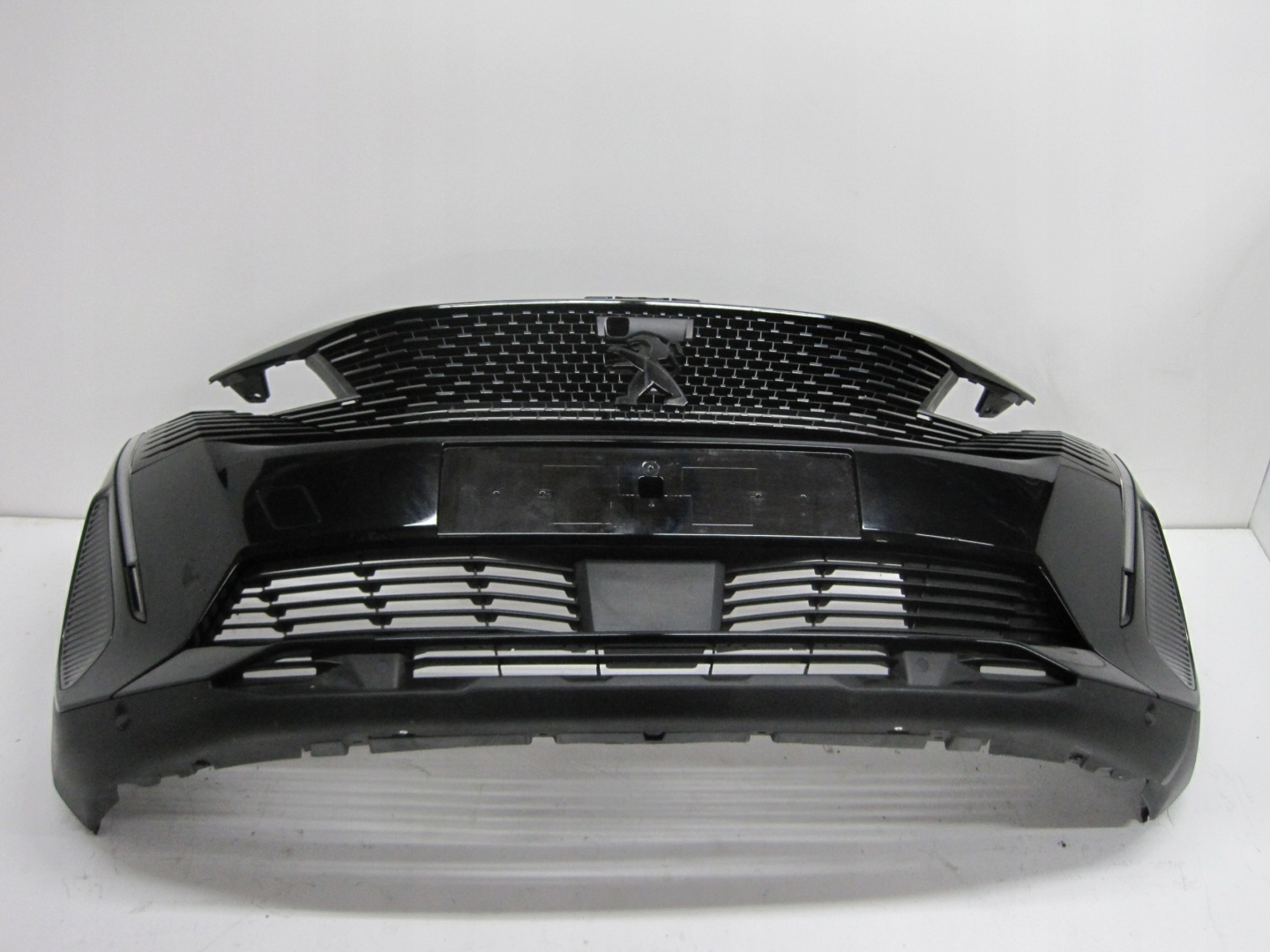 bumper front PEUGEOT 5008 GT 6 PDC 23R BLACK front