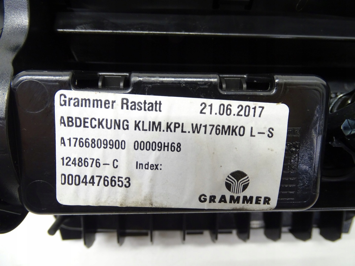 passenger compartment ashtray MERCEDES A W176 A1766804400
