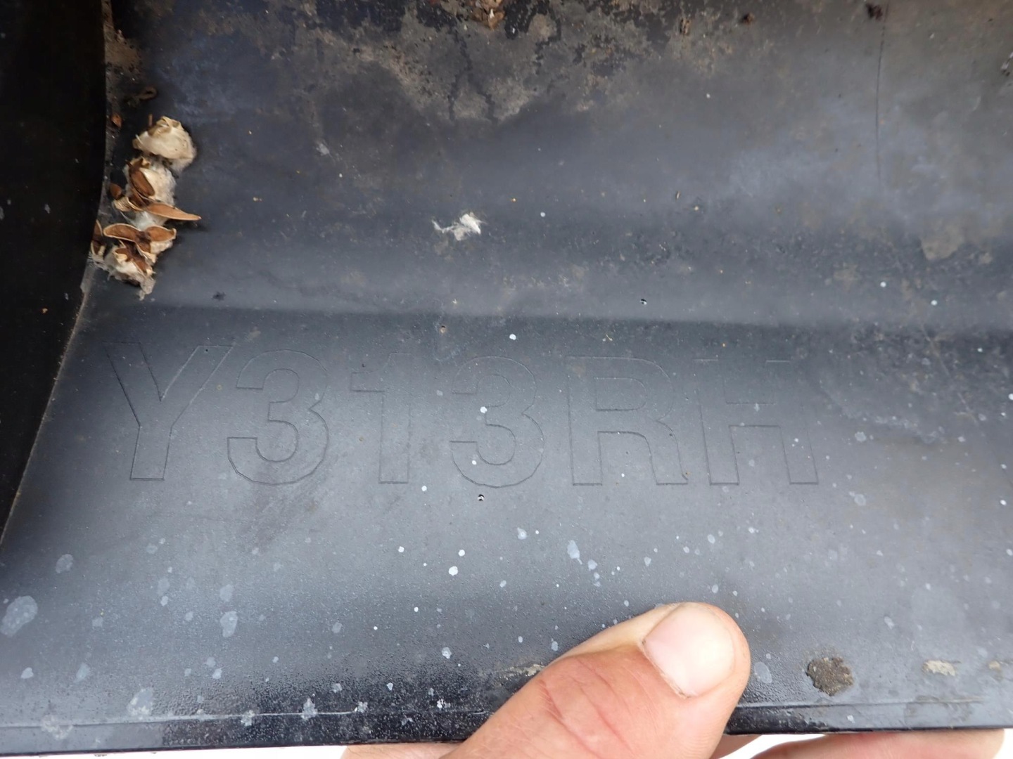 VOLVO XC60 and 1 LIFT 13-17 moulding threshold right