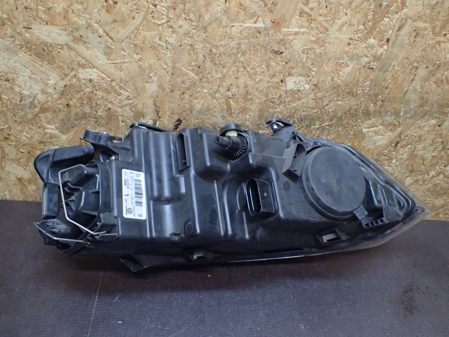 LIGHT FRONT LEFT VW POLO 08-14 6R14941015E
