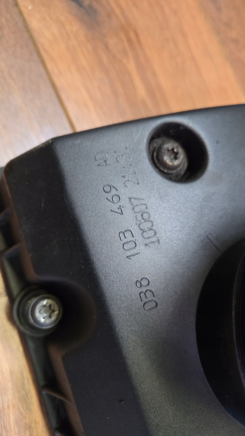 Abdeckung der Ventile VW 1.9 TDI 038103469AD Original