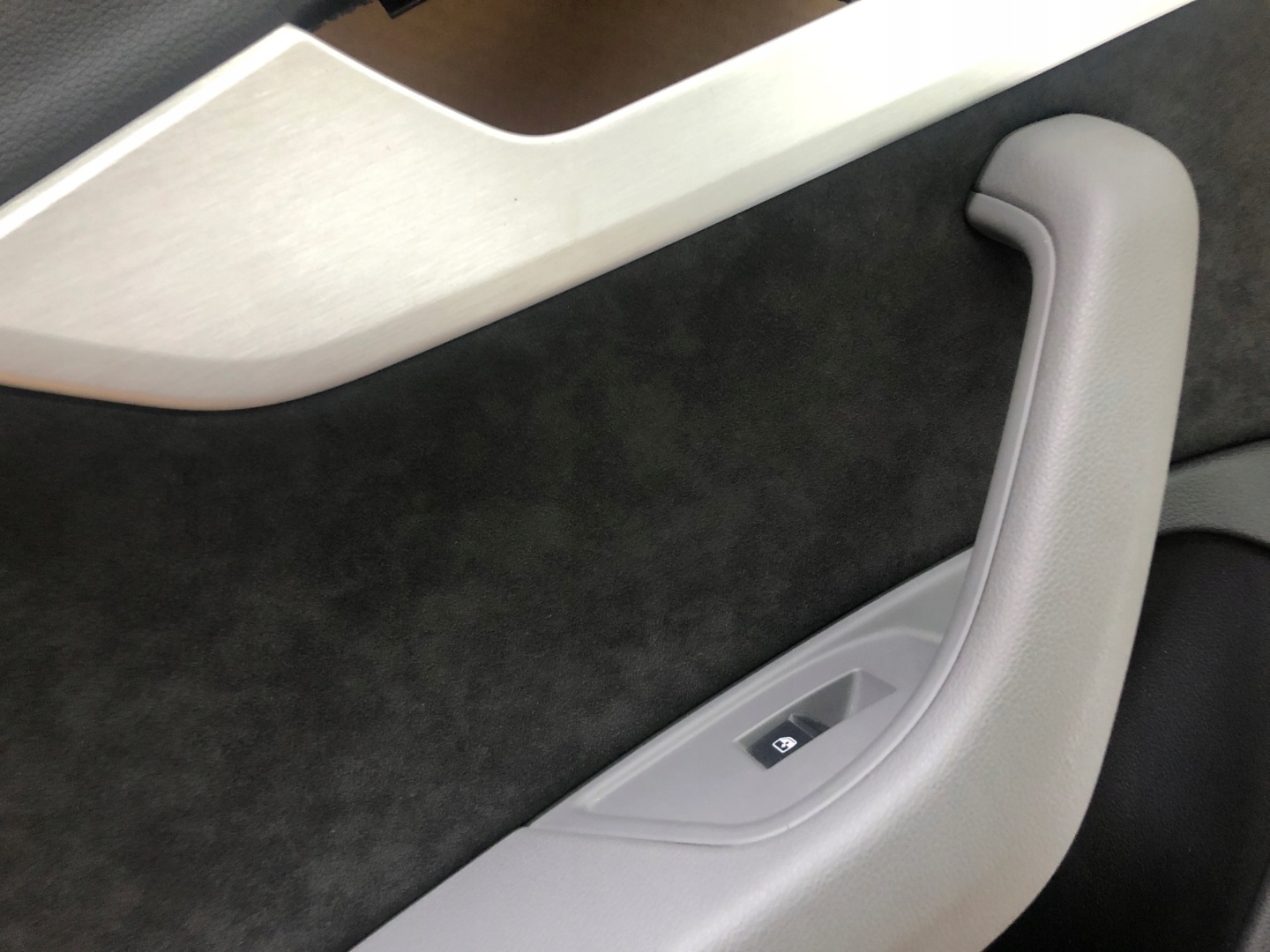 AUDI A4 8W B9 side door left rear part leather