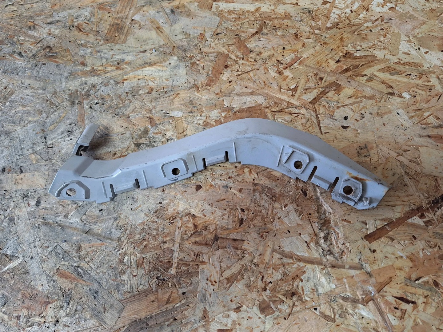 bumper bracket rear part BJ32-17A882-AC Range Rover Evoque L538