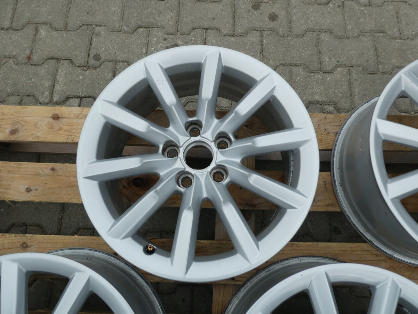 4X discs aluminium disc 8U0601025B AUDI 5X112