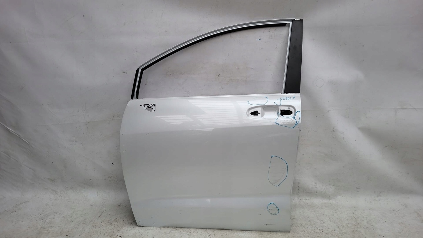 TOYOTA SIENNA IV 21- door left front front
