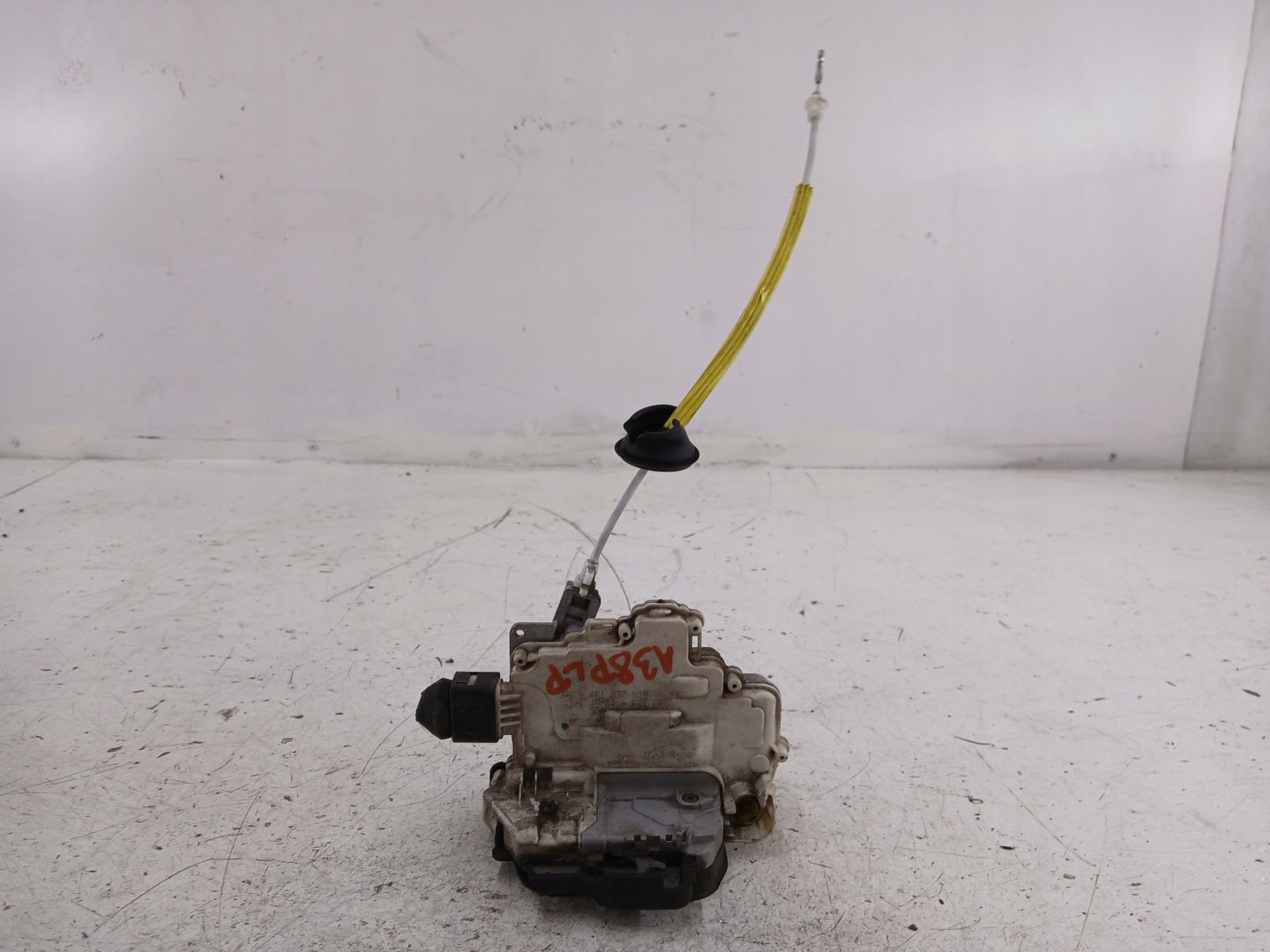 AUDI A3 8P lock door left front 4F1837015