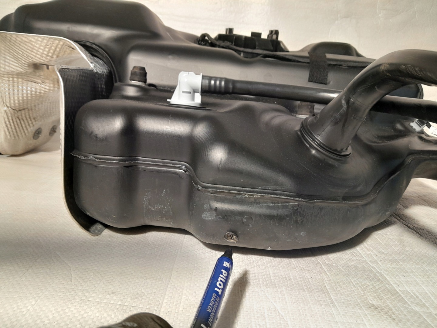 AUDI Q8 4M tank 4M0201060DB 4M0919087F
