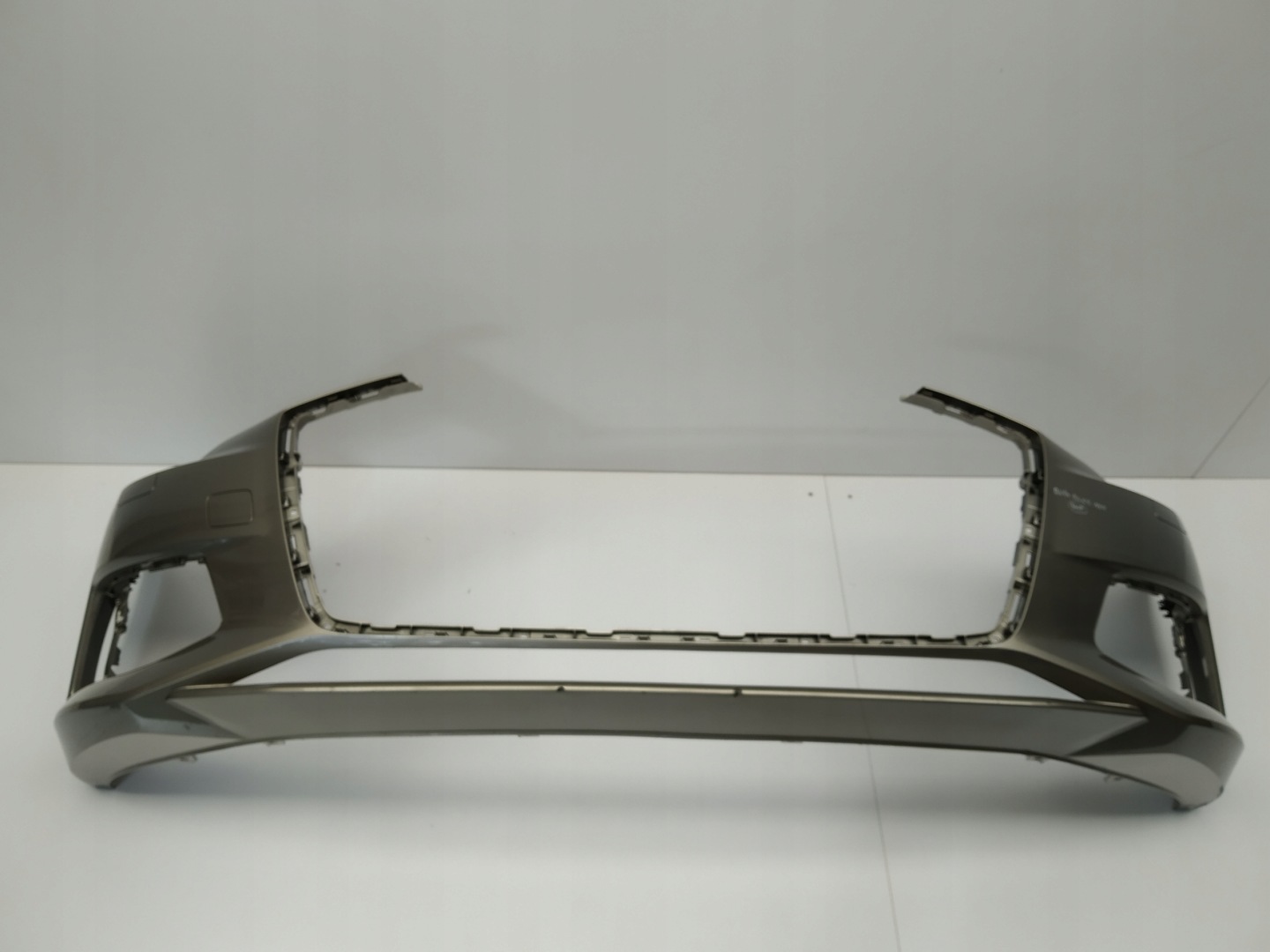 18+ Audi A6 C8 bumper front below washers and PDC without pekniec 4k0