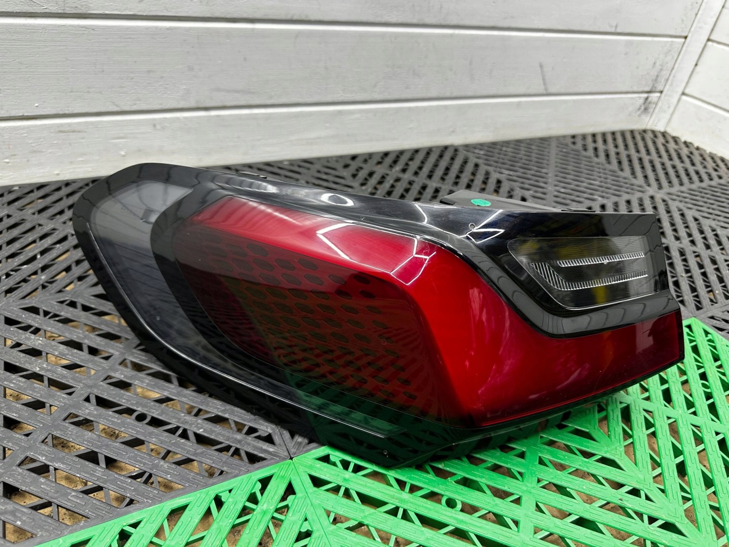 light rear rear part side left BMW 2 Active Tourer U06 8494359
