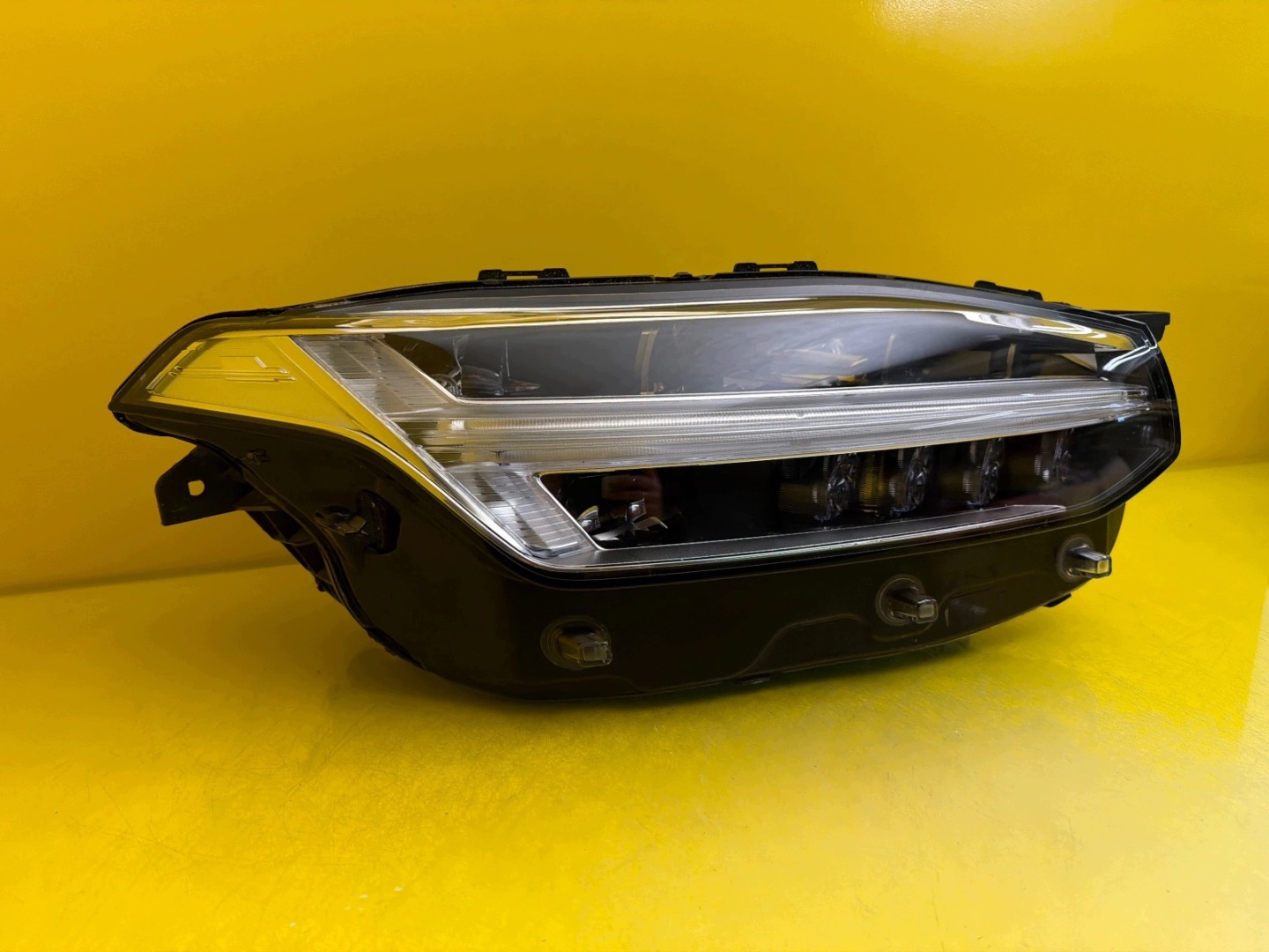 light right front Volvo XC90 II 2023- Mid Led 32404720