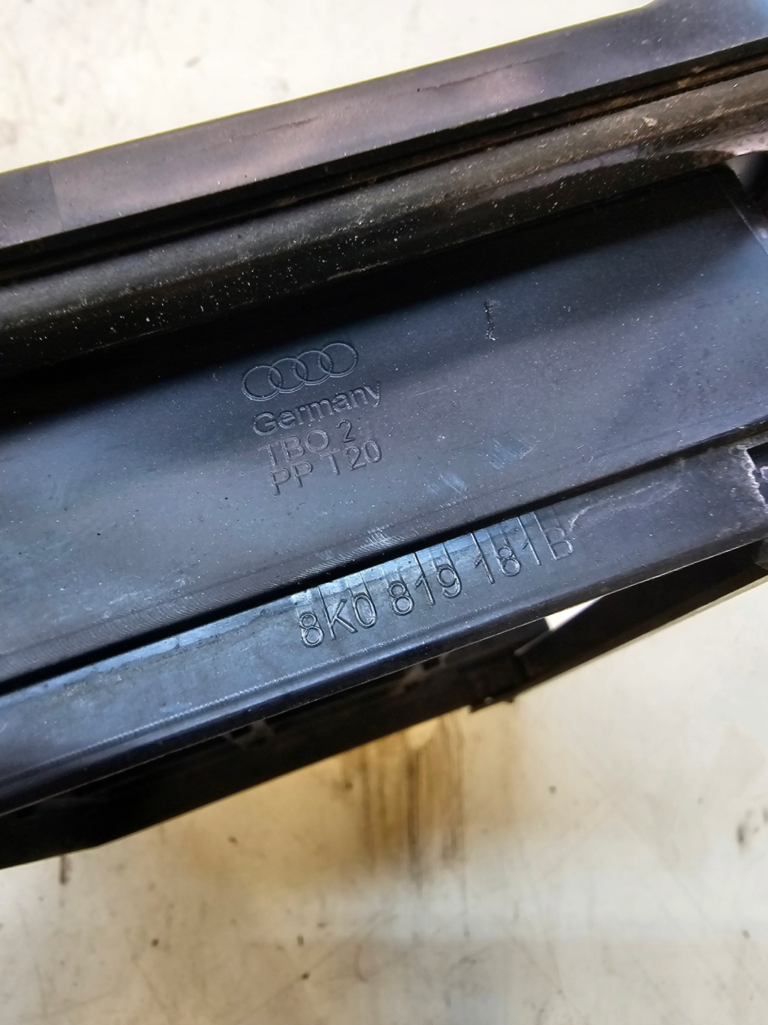 grid air rear part AUDI A4 B8 LIFT A5 8K0819181B