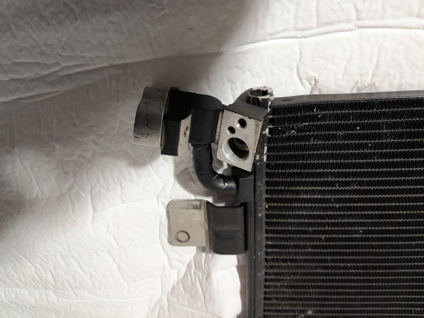 AUDI A4 B9 Radiateur climatisation 8W0816411M