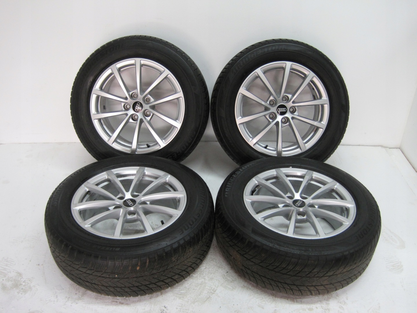 wheels discs tyres Audi A6 4G0 R17 M+S 4MM