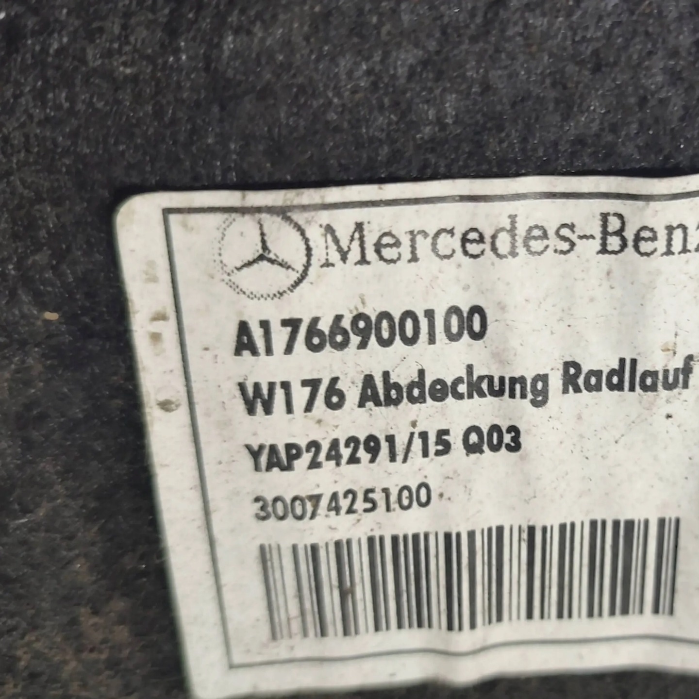 Mercedes-Benz A-classa W176 17r. 1.5cdi rear part side left mudguard rear part