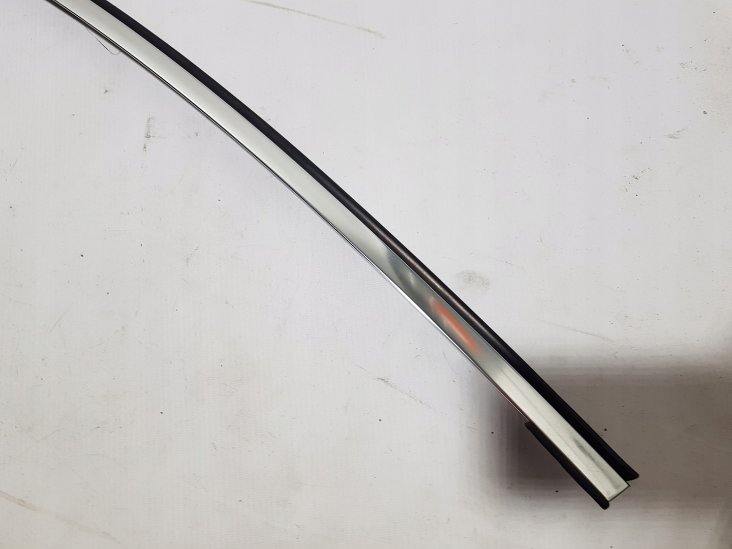 moulding door left front CHROM MERCEDES W251
