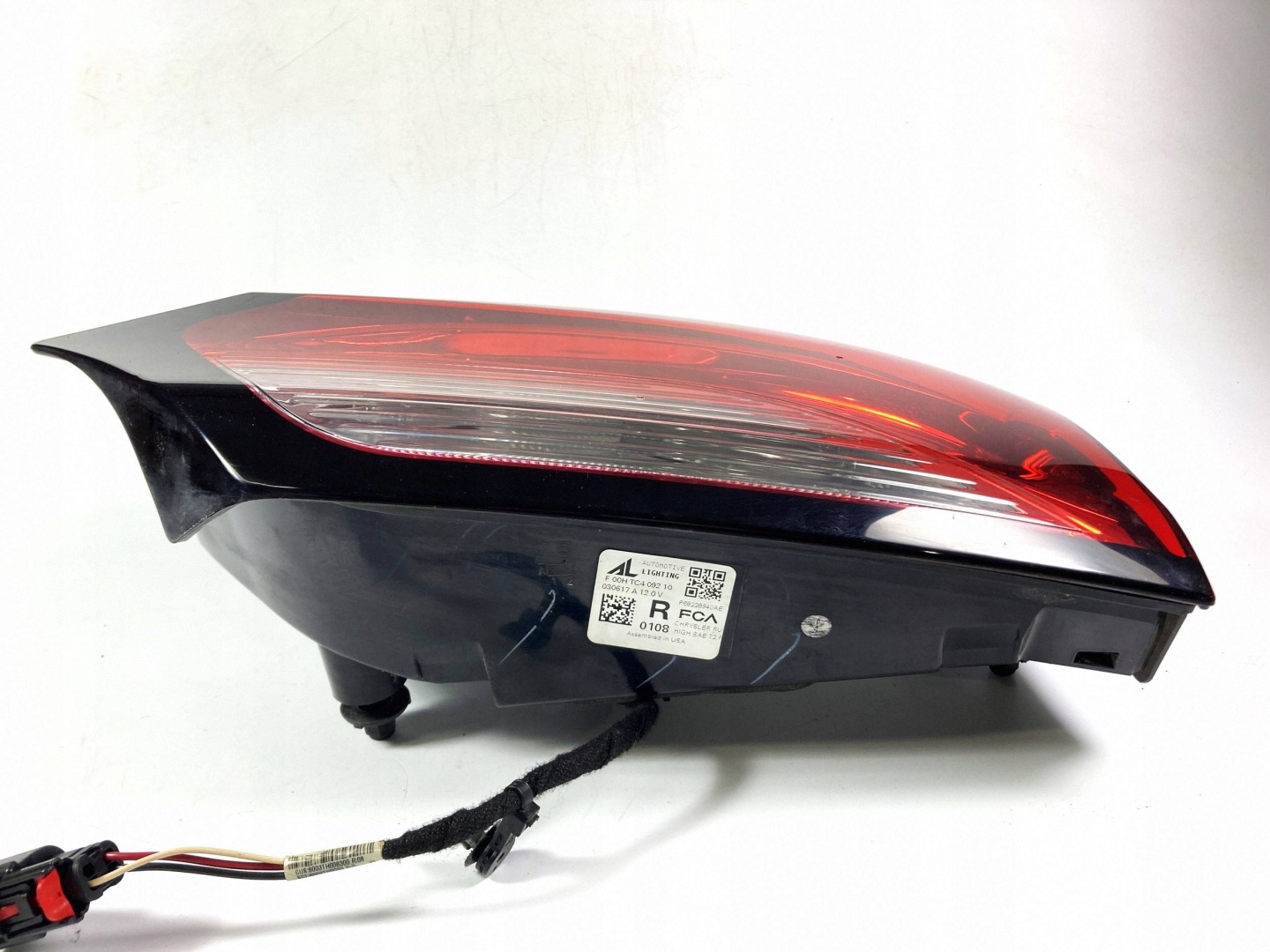 Chrysler Pacifica hybryda 2017-20 light rear right rear part