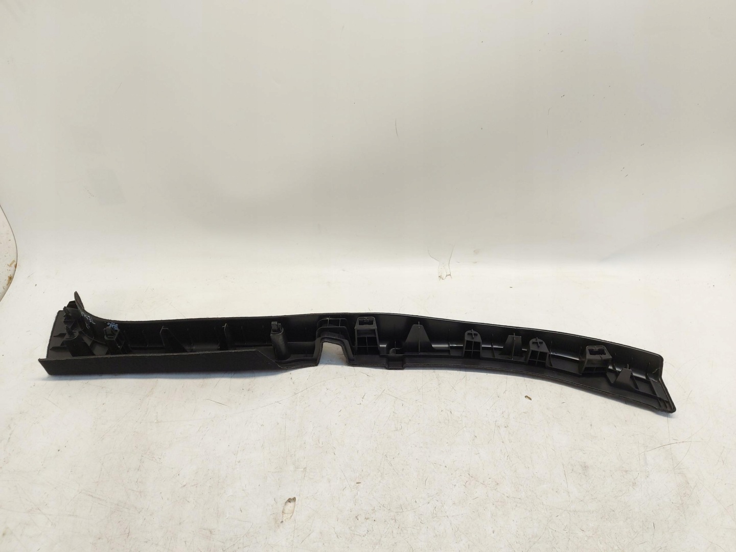TESLA MODEL Y 2 moulding cover boot left rear part