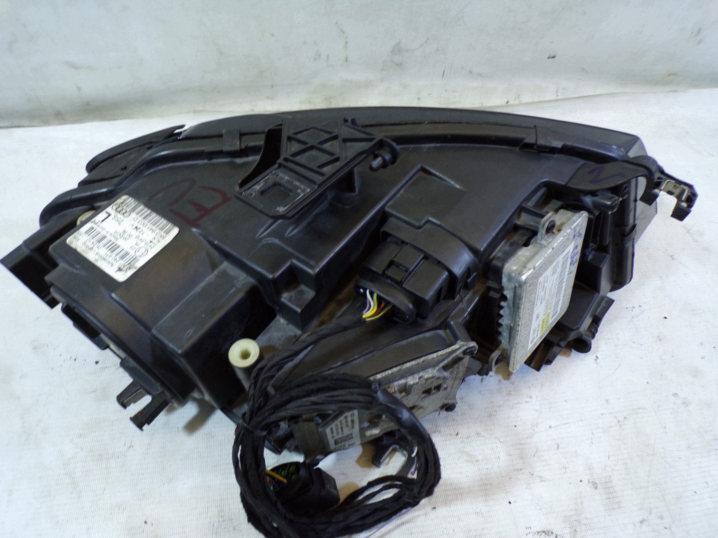light front front left AUDI A4 B8 XENON (K1)