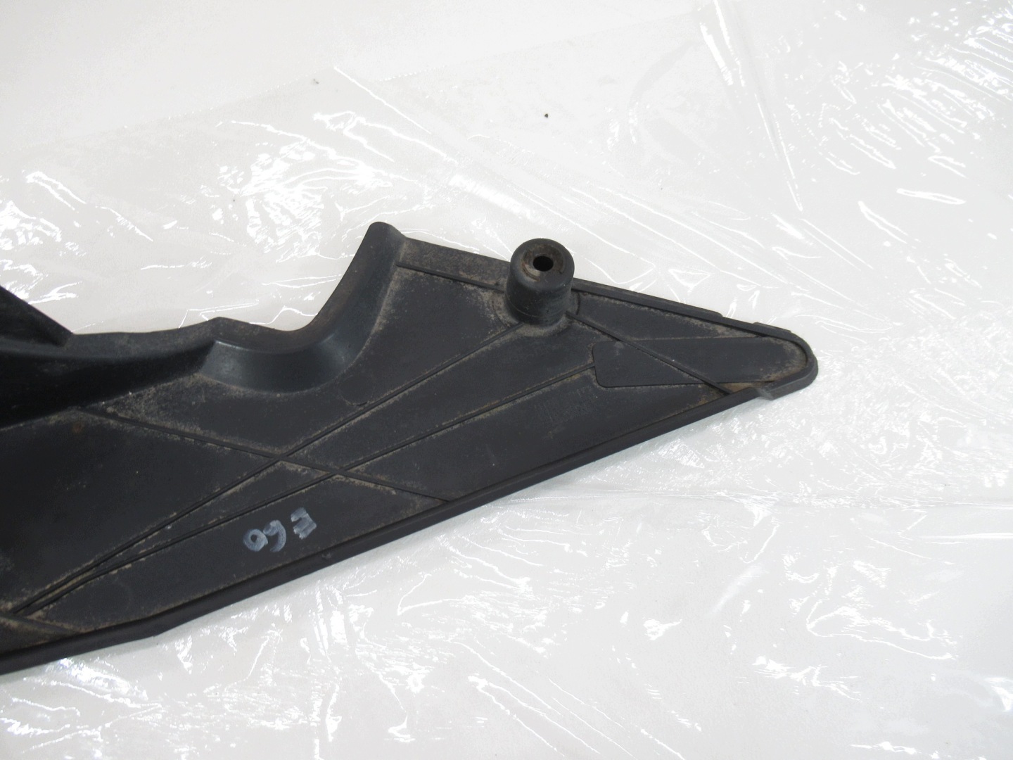cover tanks chassis left BMW e60 e61 sedan KOMBI