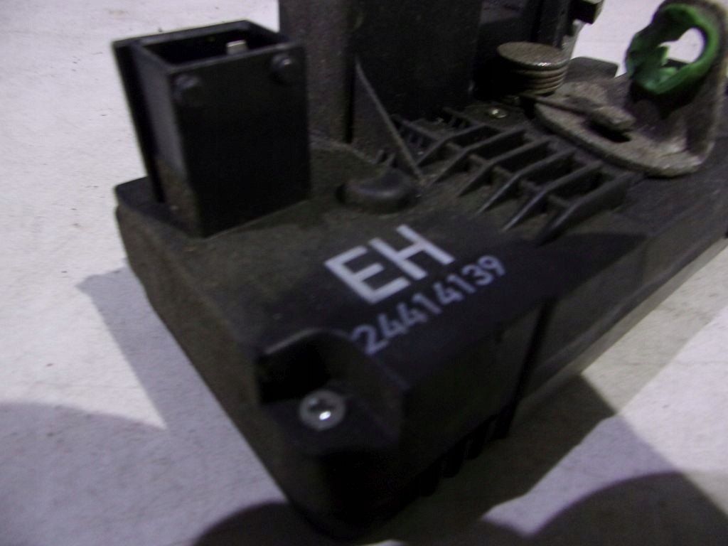 Opel Corsa C lock right rear 24414139EH 3 PIN
