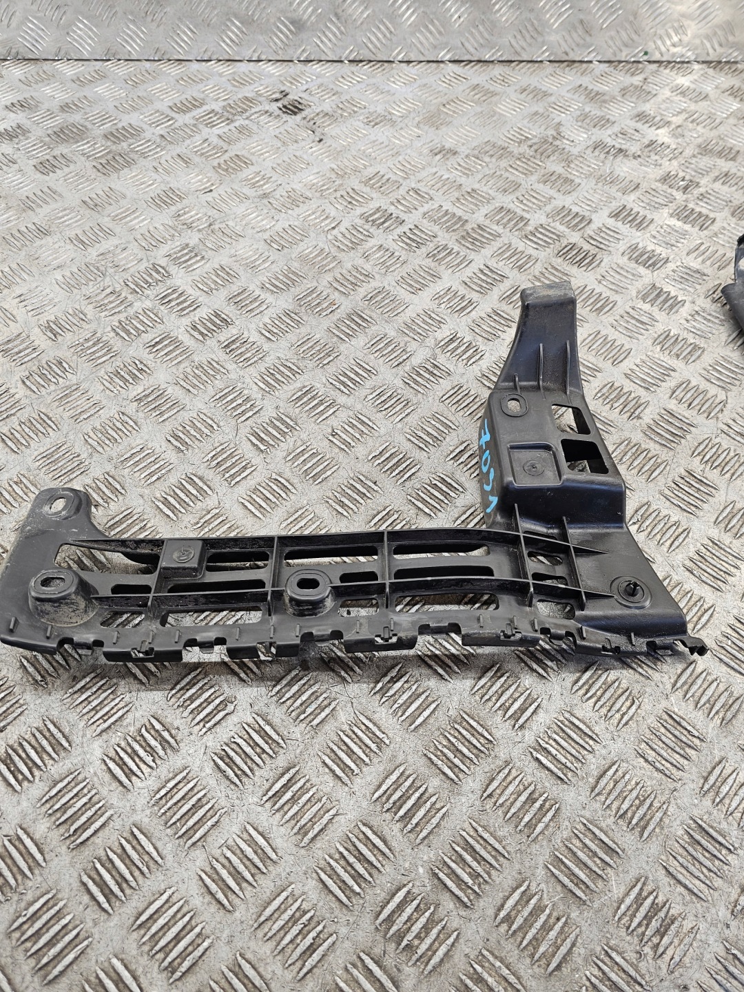 bumper bracket rear part right 2K5807394A VW CADDY 2K5
