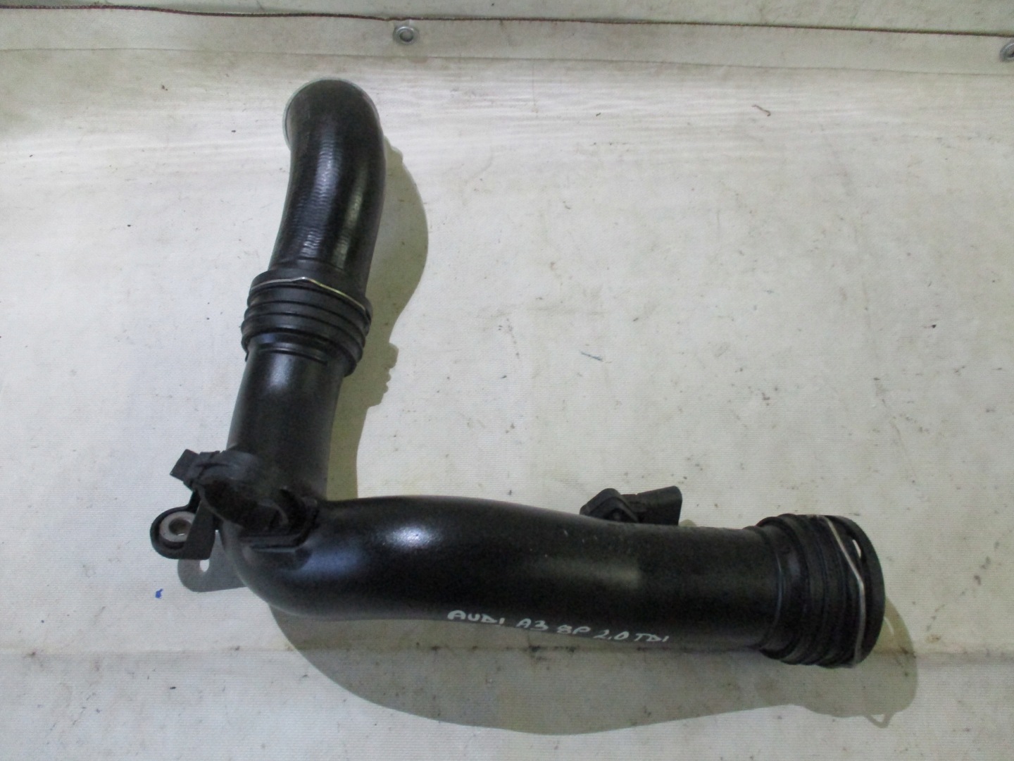 ROHR INTERCOOLER AUDI A3 8P 2,0 TDI 1K0145762AD