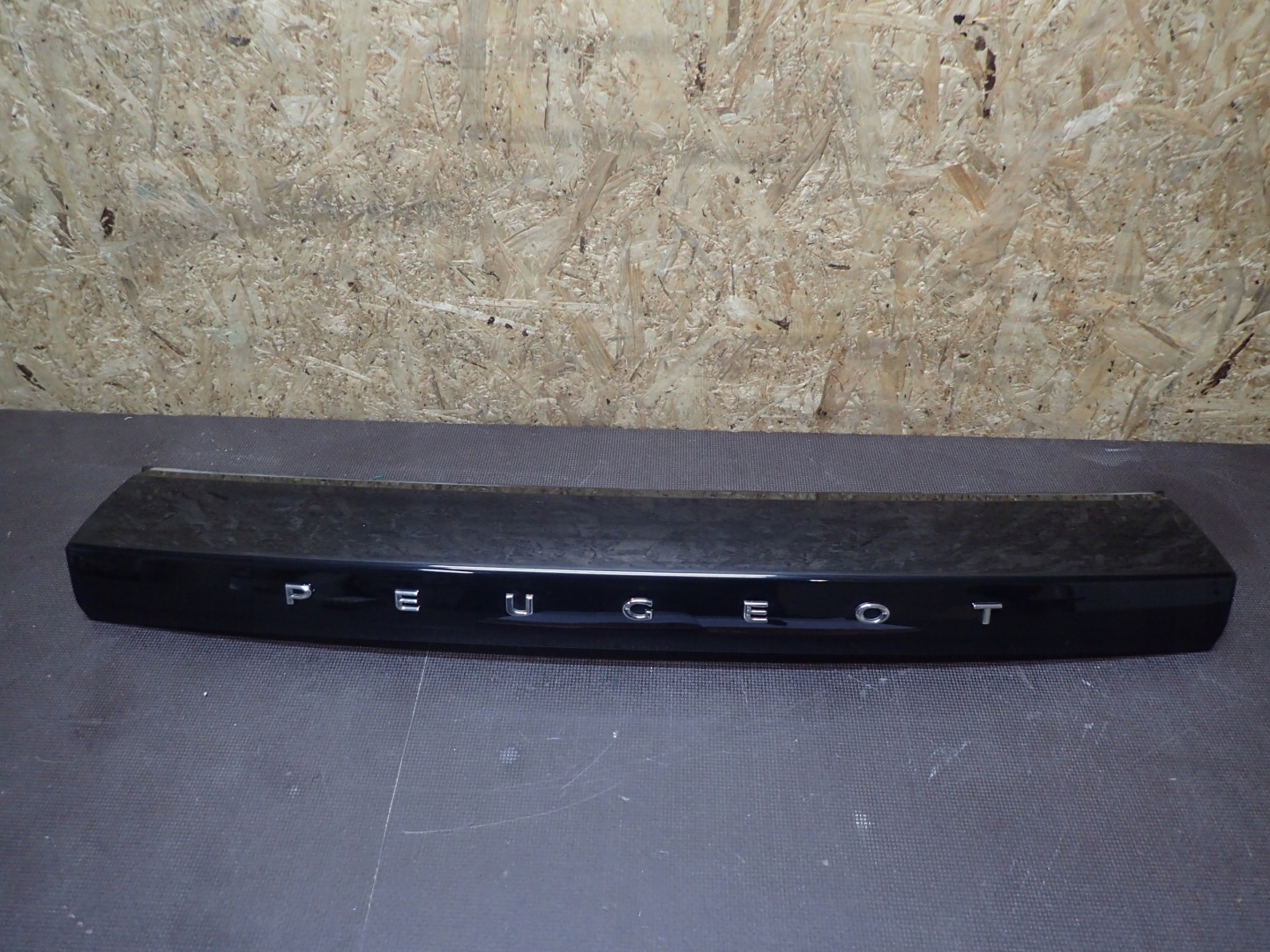 Couverture du capot PEUGEOT 2008 II 2 9825956380
