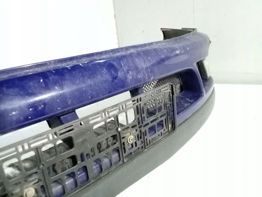 Toyota Avensis and T22 bumper front front 8M4